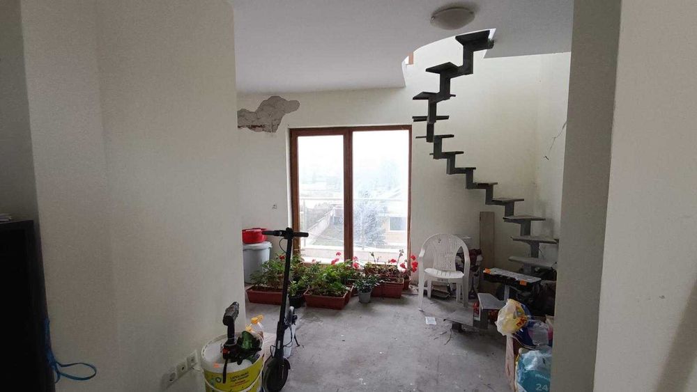 Двустаен мезонет в централна част на Бяла