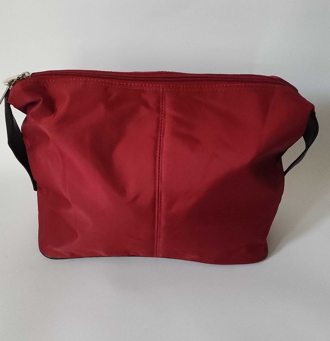 2 несесера за козметика или тоалетни принадлежности