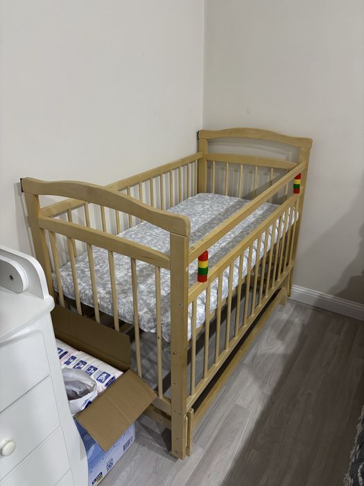 Манеж-маятник с матрасом