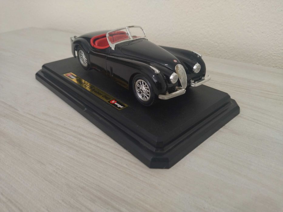 Метална количка Jaguar XK120 -1/24 !!!