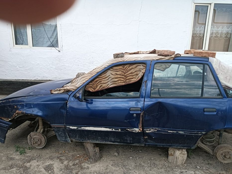 Продам 2 машиныы