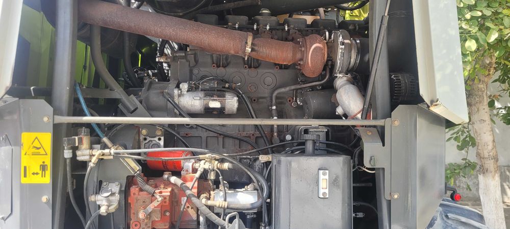 Ягувар комбайн срочно сотилади