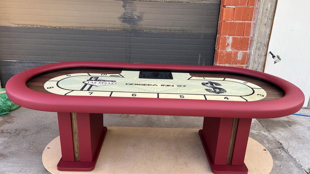 Masa de poker Las Vegas Ultimate la cerere customizata CustomTables.eu