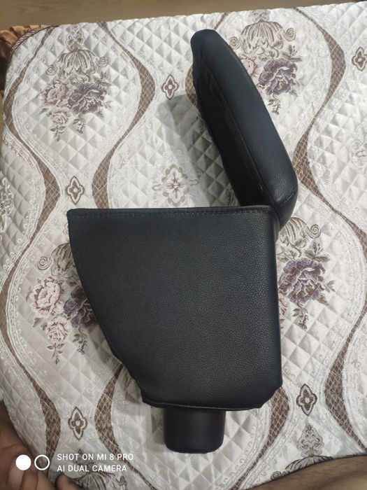 Подлокотник на accent 2019года