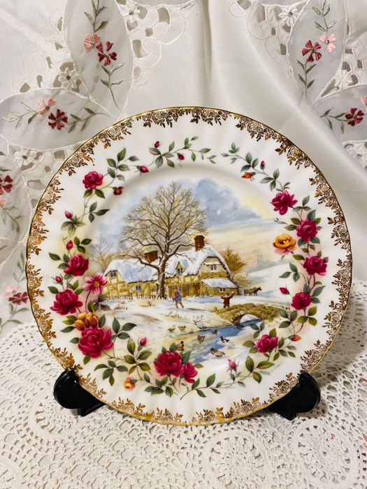 порцеланова чиния за стена