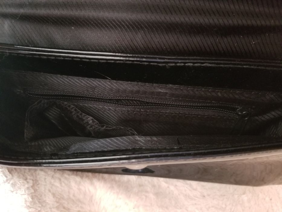 Дамска чанта лачена елегантна - 20 лв