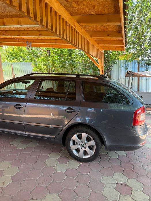 Masina Skoda Octavia 2012
