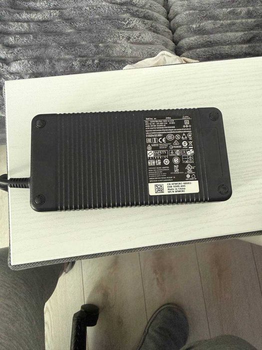 Зарядно за лаптоп DELL