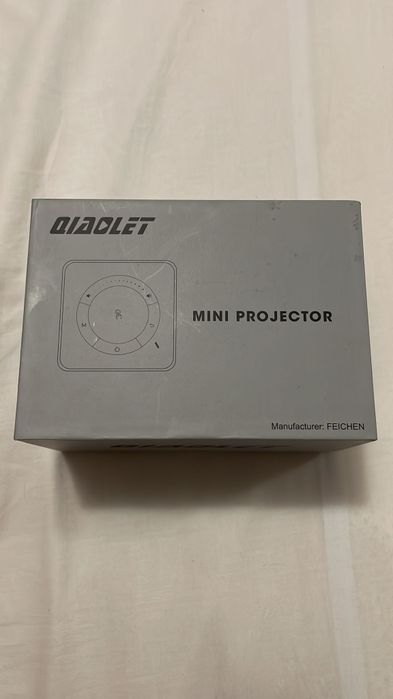 Mini proiector nou
