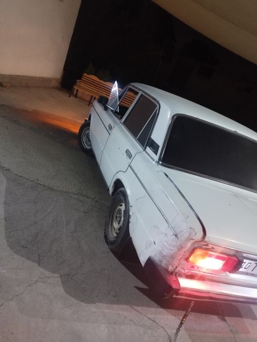 Lada 2106 sotladi