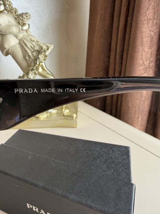 Слънчеви очила Prada
