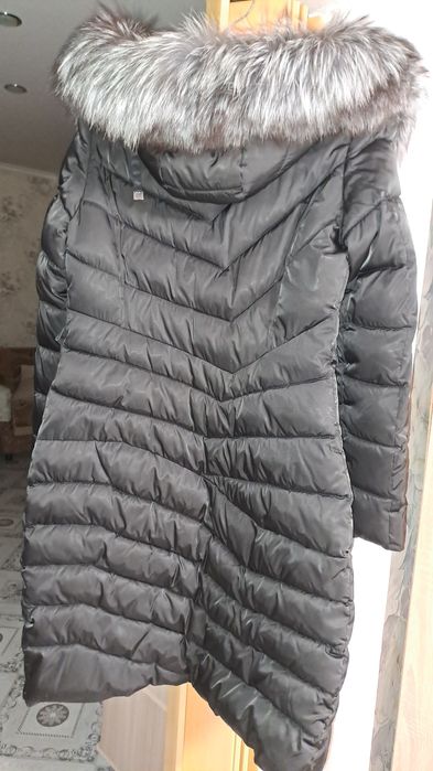 Продам зимний пуховик  за 6000тт.