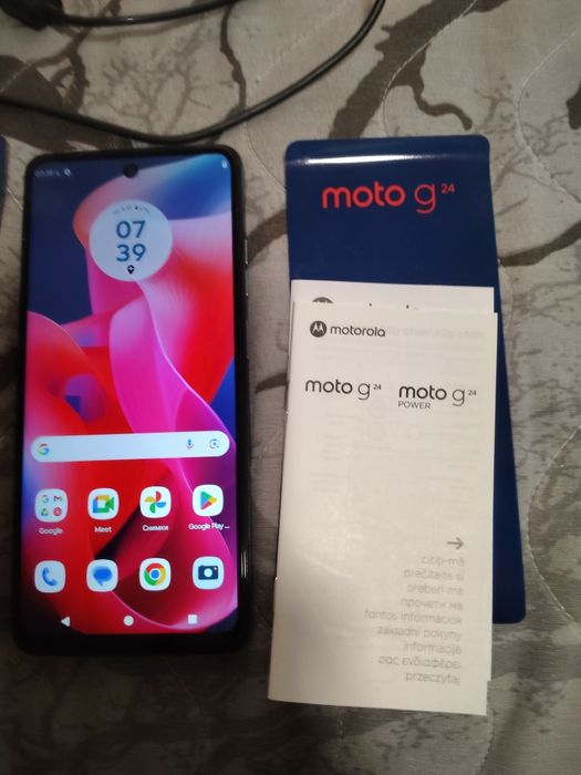 Продавам телефон Moto g 24
