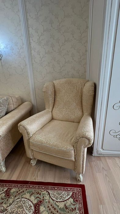 Продам диван с креслом