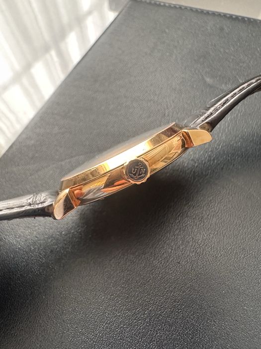 Часы золотые наручные Ulysse Nardin