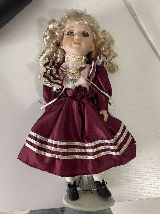 Papusa de colectie chip portelan