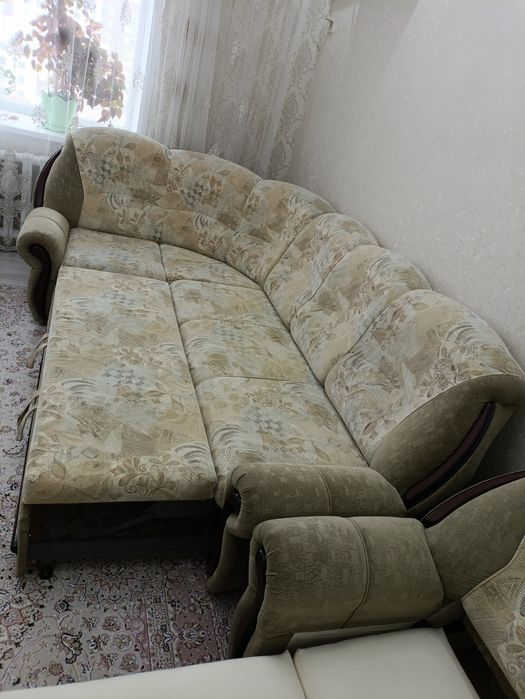 Продам диван с креслом
