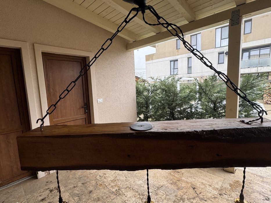 Candelabru rustic din stejar, vechimea lemnului fiind de aprox 100 ani