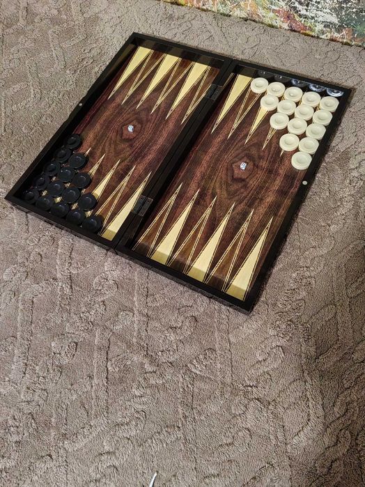 Лусозна Шах и табла от дърво.НОВА.цена120лв.