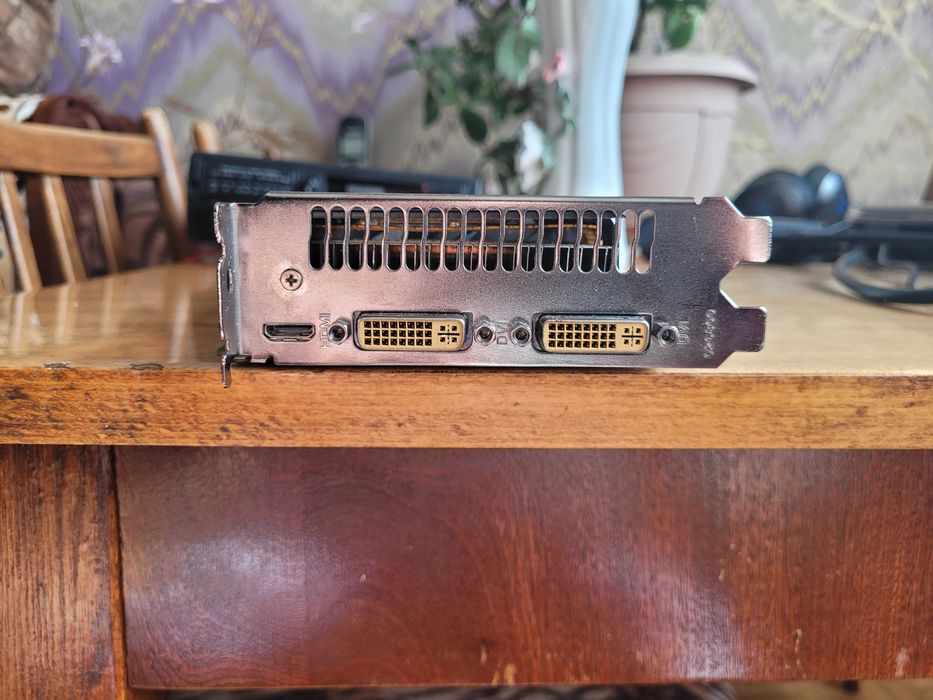 Видеокарта Ge Force GTX 560