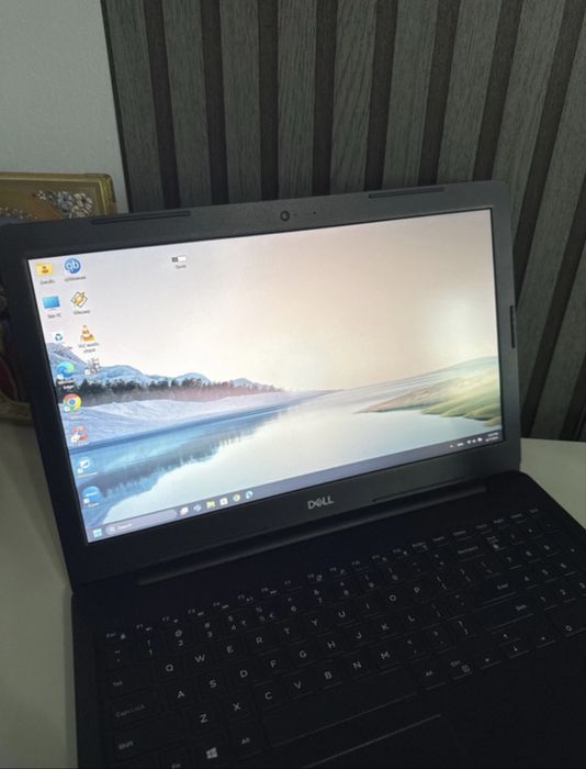 Laptop DELL Inspiron 3593