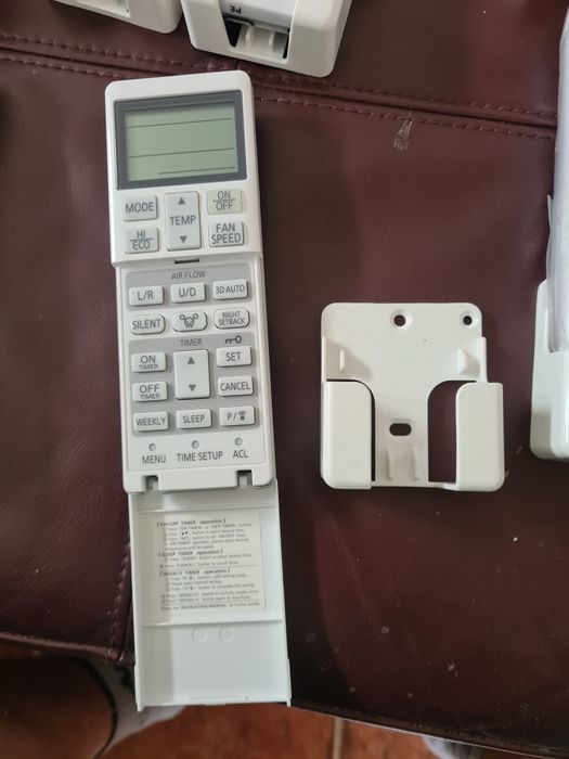 Telecomanda Mitsubishi Aer condiționat nouă cu suport