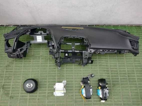 Mazda 3 табло с въздушни възглавници и колани 14-18