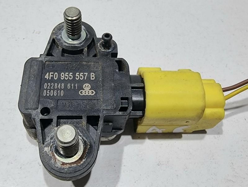 Senzor impact Audi A6 facelift 4f, C6 4F0955557B