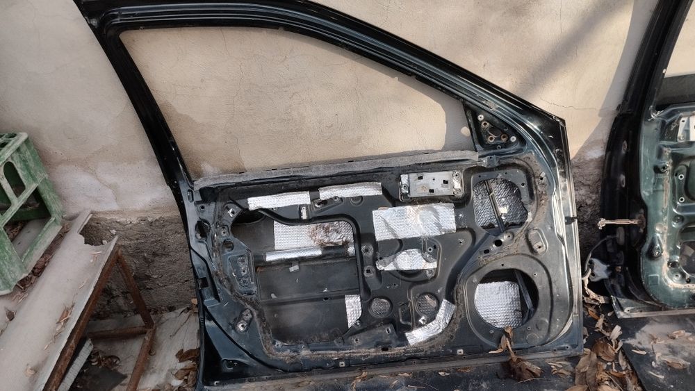 Продам двери Ниссан максима