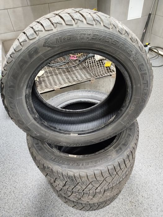 Продам зимнии шины Goodyear