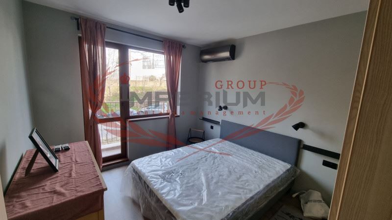 Дава се под наем Двустаен апартамент в Варна, Цветен квартал - 65 кв.м за 561 € - Снимка #8