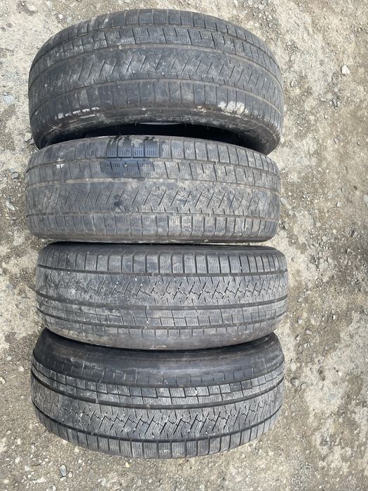 Всесезонные зимние шины 235/65/R17.