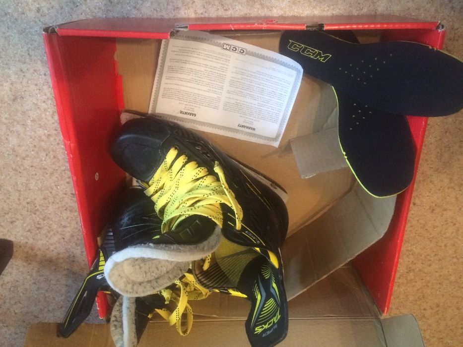 Продам топовые хоккейные коньки CCM SuperTacks