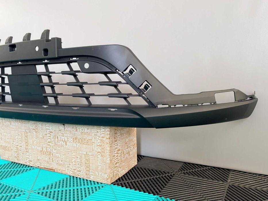 Spoiler grila inferioara bara fata Renault Arkana nou original Renault