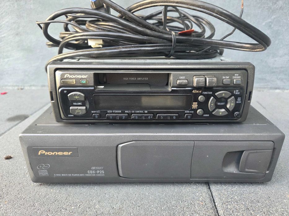 Casetofon auto Pioneer cu magazie CD