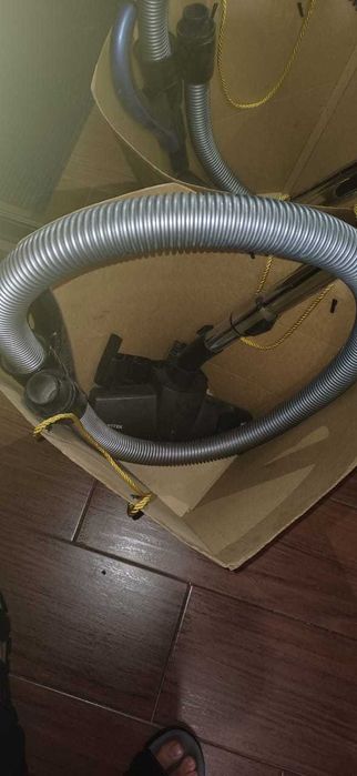 Пылесос с аквафильтром VITEK VT-1886 B