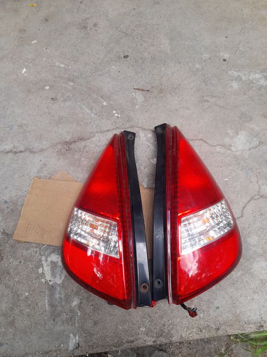 Фарове и стопове за Suzuki Liana от 1999 до 2005.Цената е на брой!