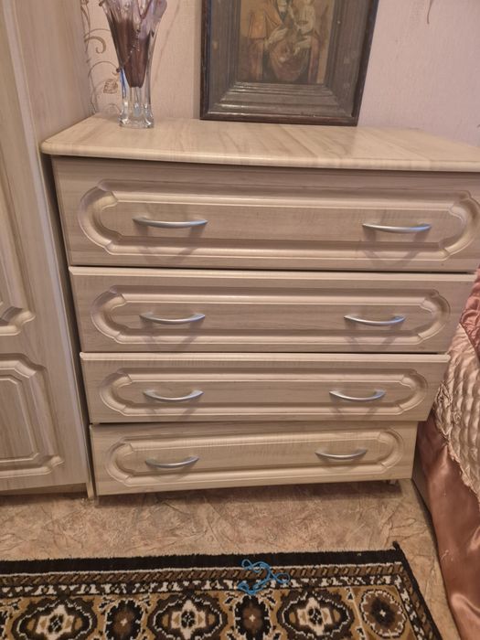 Продам спальный гарнитур