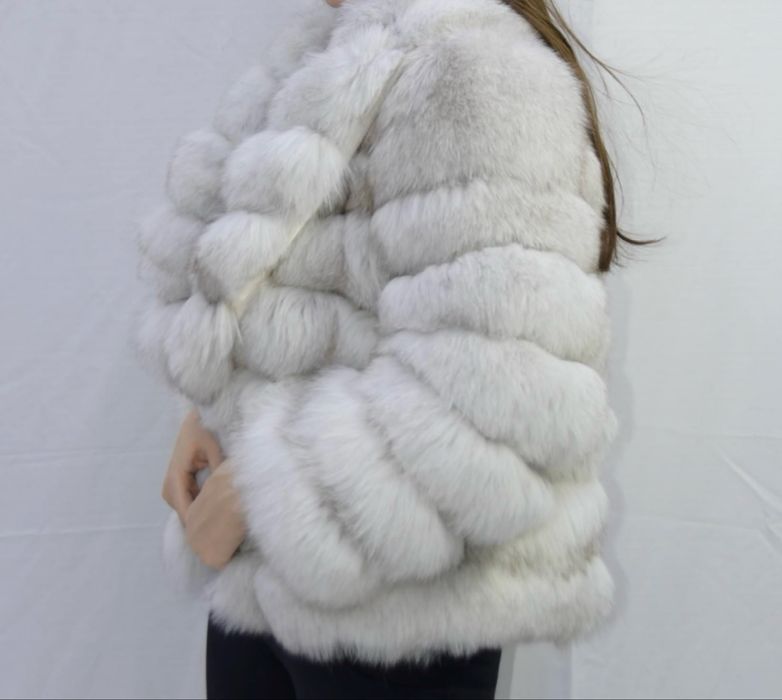 Продам новую шубу песец