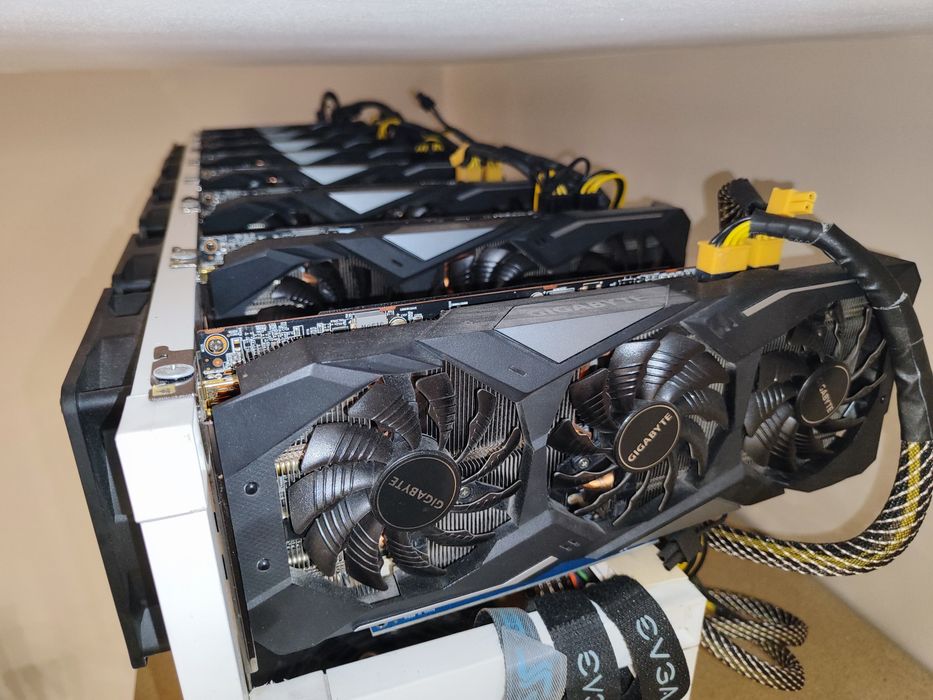 Копачка/Mining Rig 8*GIGABYTE Radeon RX 5700 XT GAMING OC 8GB GDDR6