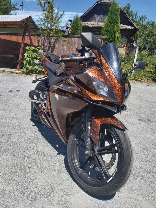 Yamaha yzf r125 A1 ,16 ani
