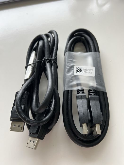 2 Монитора HP E-Series E27q и Dell Universal Dock D6000