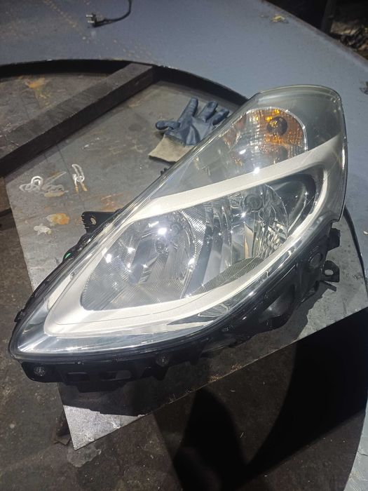 Ляв фар за рено клио 3  1 .5дци фейслифт