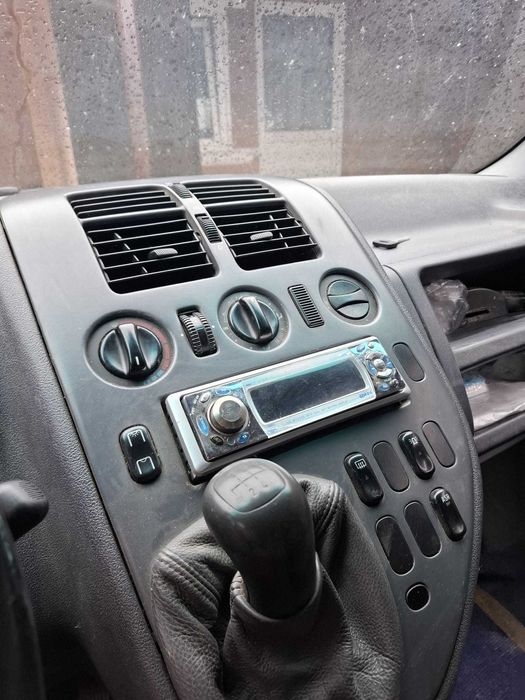 Vând Mercedes vito