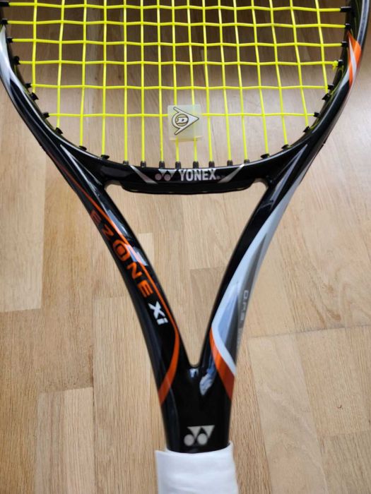 Yonex Ezone Xi 100 (2 бр); Yonex Ezone Xi 98; Yonex Vcore Xi 100
