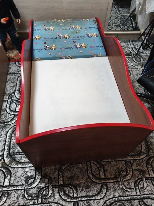 Детские кровать машина