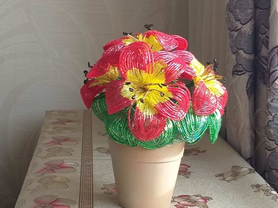 Продам цветок из бисера