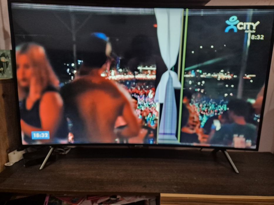 Телевизор Samsung 55inch  със счупен дисплей