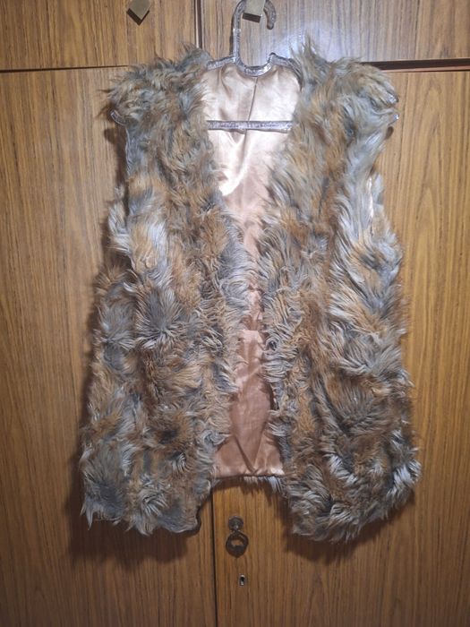 Продавам пухено кожухче и елече