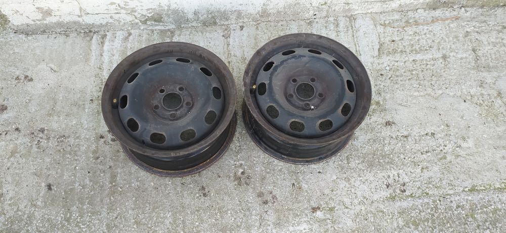 Продавам 2 бр. стоманени джанти 14/5/100 в добро състояние.